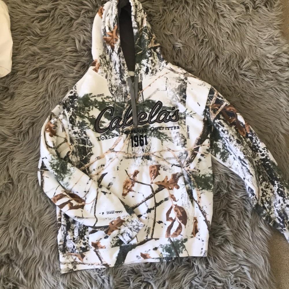 Cabelas sweater